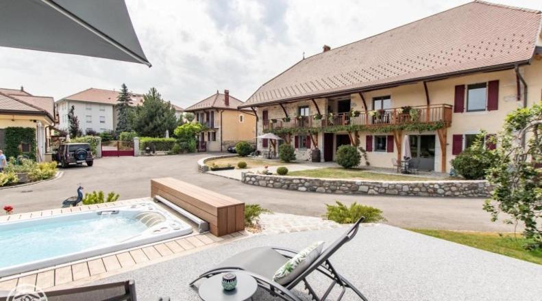 Le Paon Bleu Annecy Poisy Bed & Breakfast Exterior photo