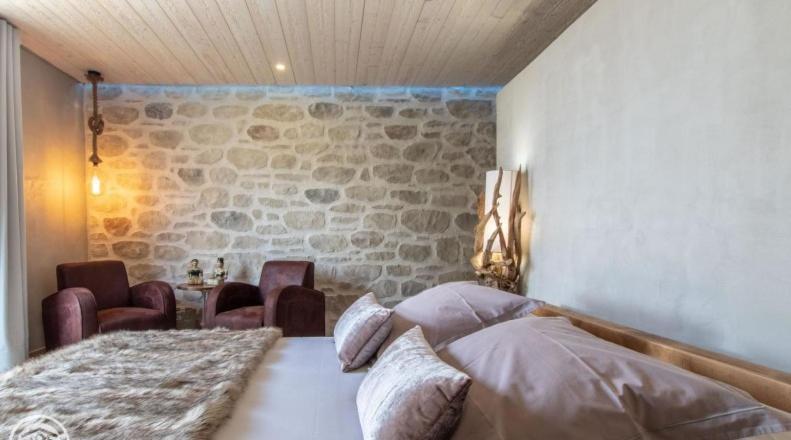 Le Paon Bleu Annecy Poisy Bed & Breakfast Exterior photo